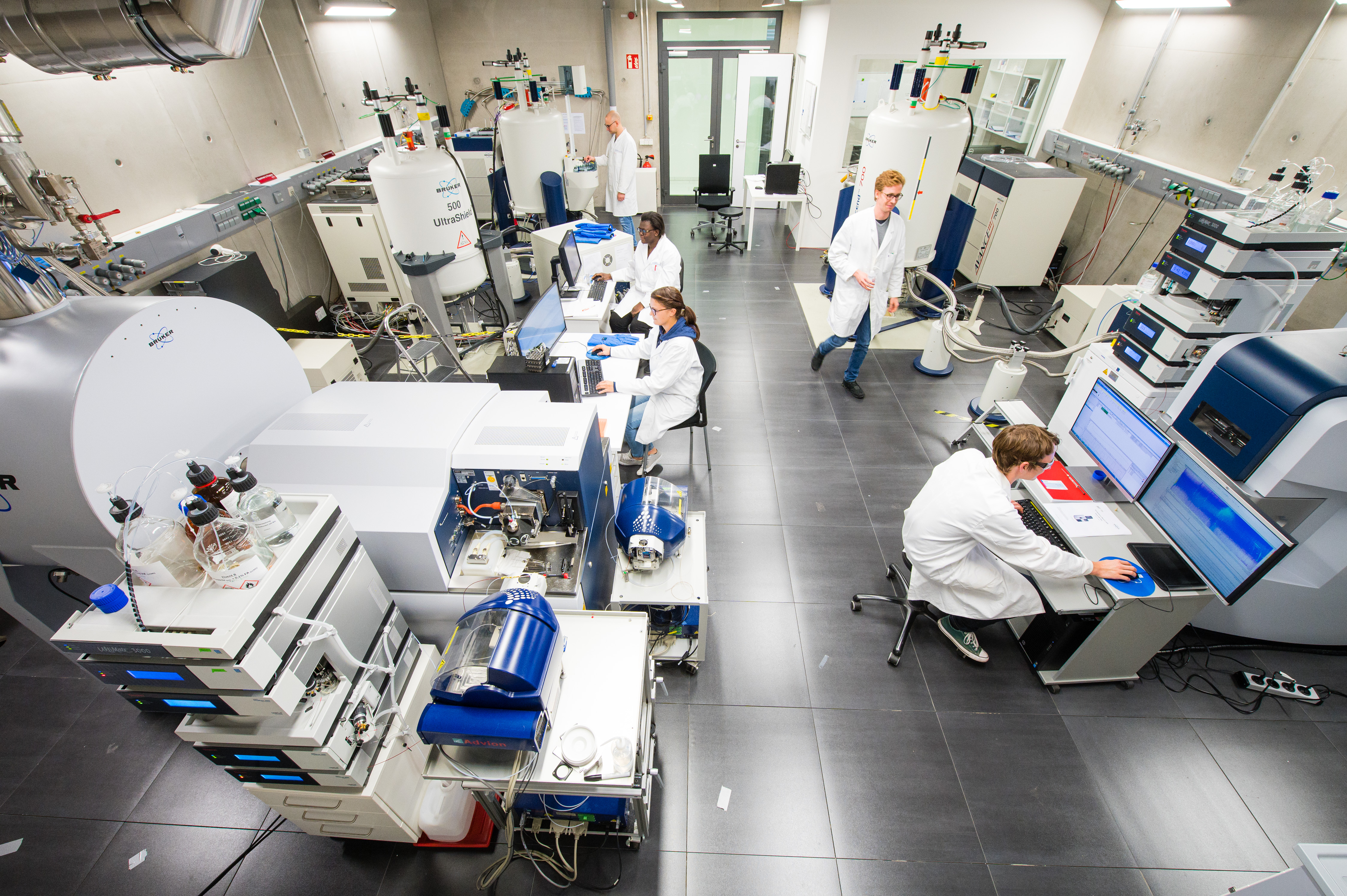 Mass spec and NMR facility at HIPS